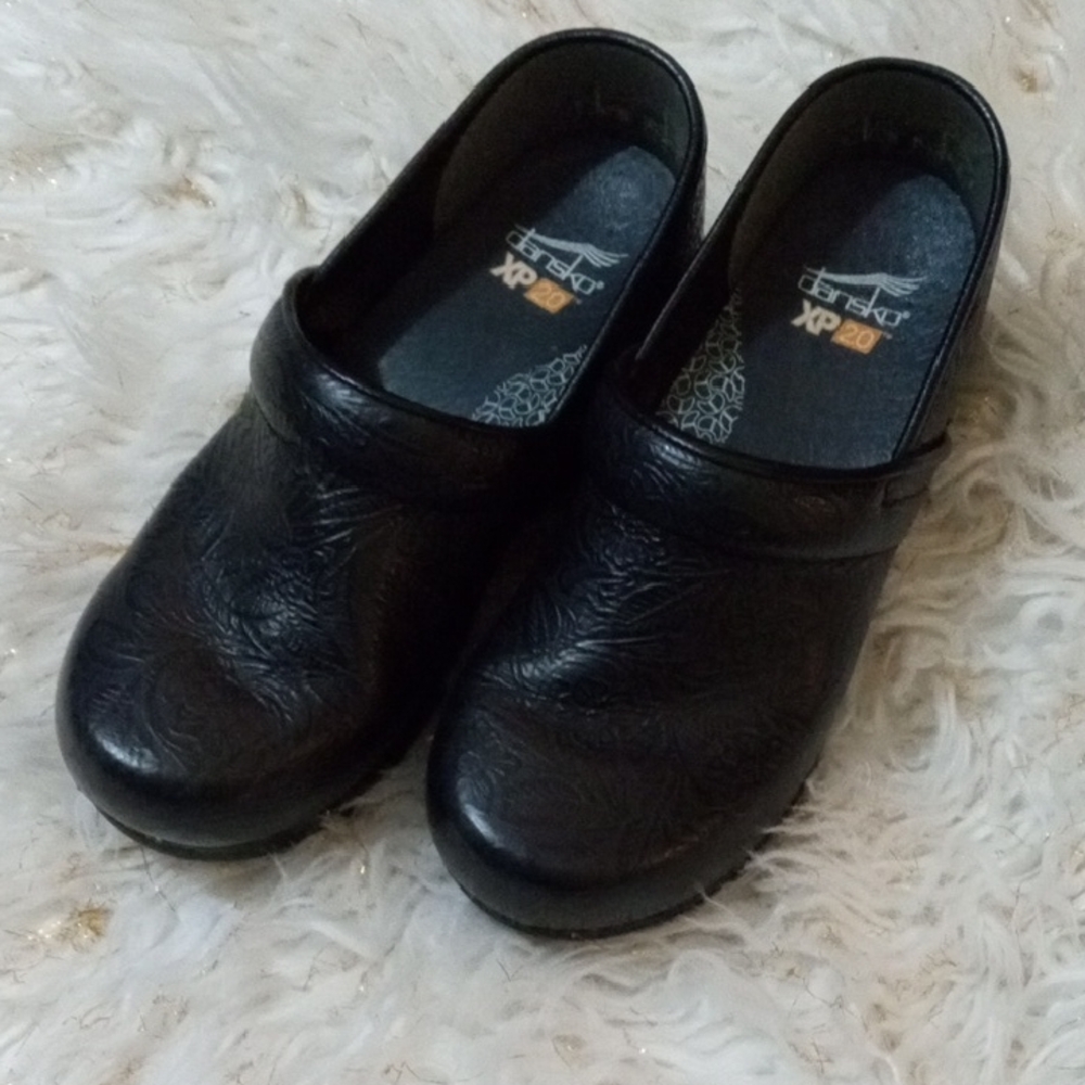 Dansko embossed Black Leather Clogs size 37 euro /6.5-7 US